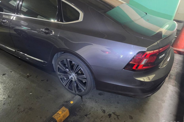 2023 Volvo S90 с пробегом 69 364 км