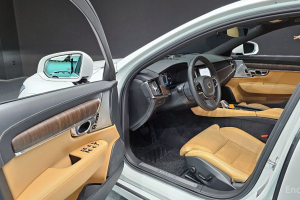 2022 Volvo S90 с пробегом 63 622 км