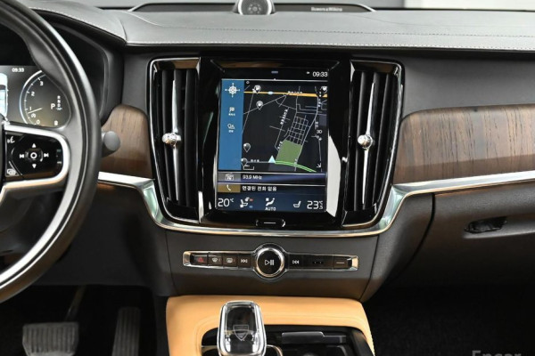 2021 Volvo S90 с пробегом 93 410 км