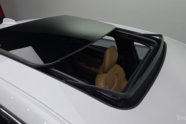 2023 Volvo S90 с пробегом 27 426 км