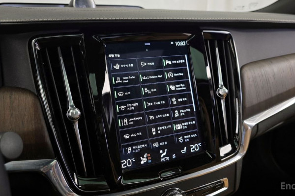 2021 Volvo S90 с пробегом 93 410 км