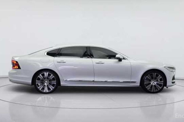 2022 Volvo S90 с пробегом 75 218 км