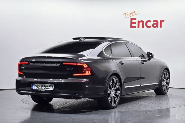 2022 Volvo S90 с пробегом 78 417 км