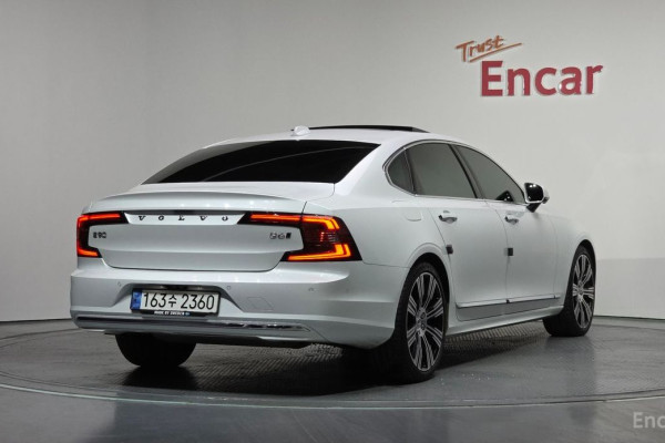 2022 Volvo S90 с пробегом 41 475 км