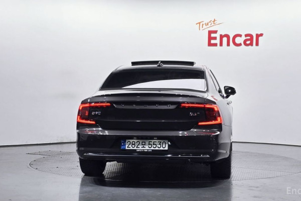 2022 Volvo S90 с пробегом 78 417 км