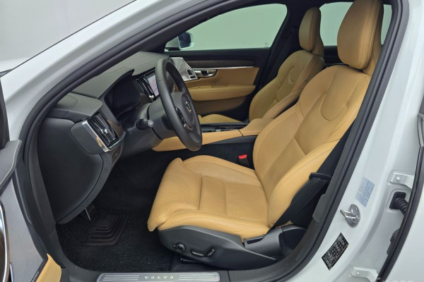 2022 Volvo S90 с пробегом 75 218 км