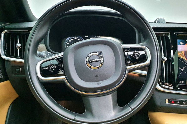 2021 Volvo S90 с пробегом 43 433 км