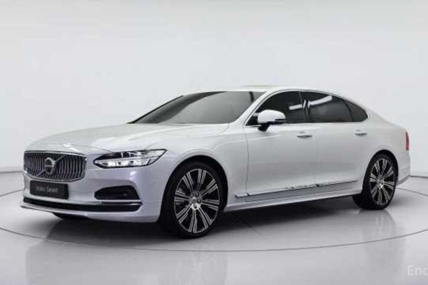 2022 Volvo S90 с пробегом 75 218 км