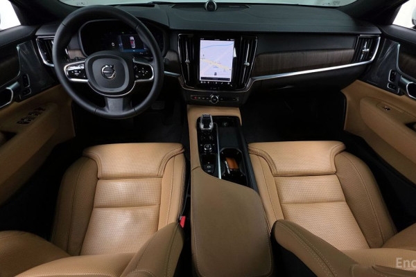 2022 Volvo S90 с пробегом 41 475 км