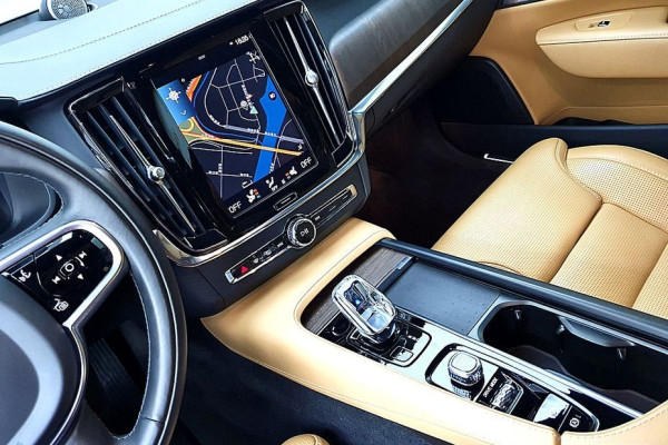 2021 Volvo S90 с пробегом 43 433 км