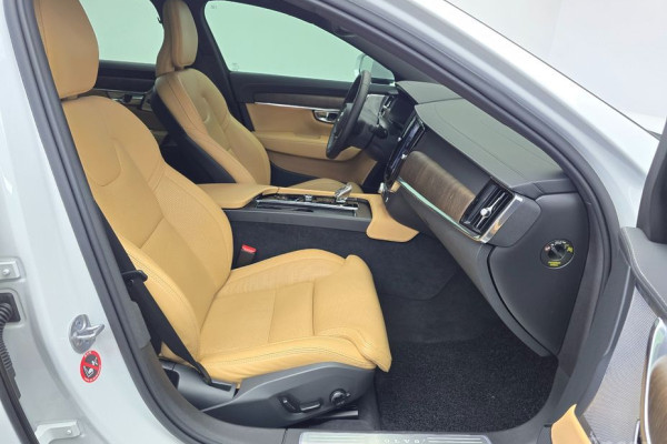 2022 Volvo S90 с пробегом 75 218 км