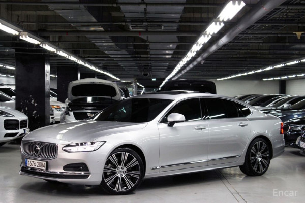 2021 Volvo S90 с пробегом 42 000 км