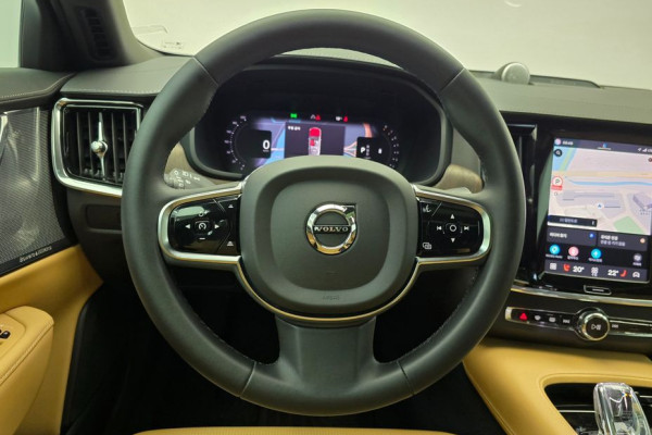 2022 Volvo S90 с пробегом 75 218 км