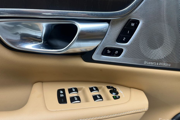 2022 Volvo S90 с пробегом 26 401 км