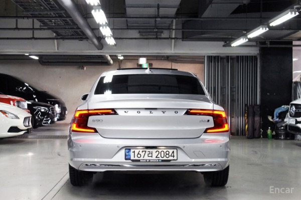 2021 Volvo S90 с пробегом 42 000 км