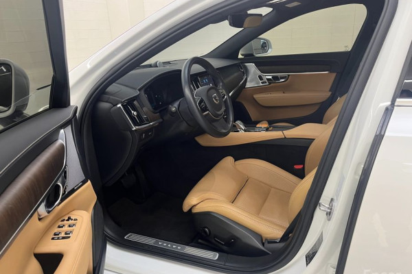 2022 Volvo S90 с пробегом 26 401 км