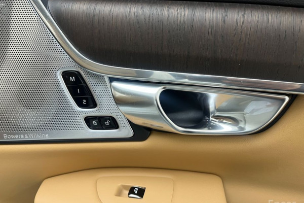 2022 Volvo S90 с пробегом 26 401 км