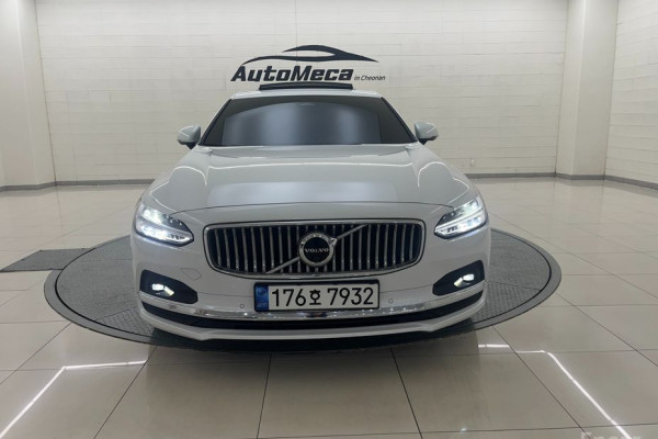 2022 Volvo S90 с пробегом 26 401 км