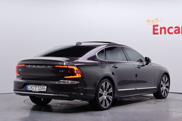 2022 Volvo S90 с пробегом 41 806 км