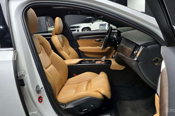 2022 Volvo S90 с пробегом 80 461 км