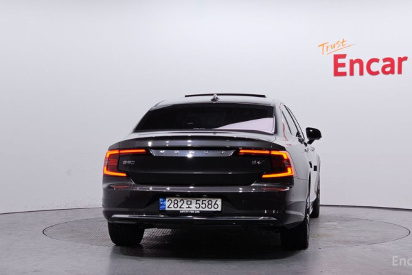2022 Volvo S90 с пробегом 41 806 км