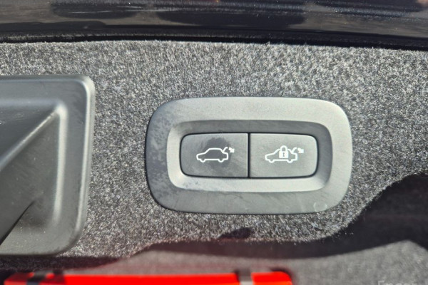 2023 Volvo S90 с пробегом 52 733 км