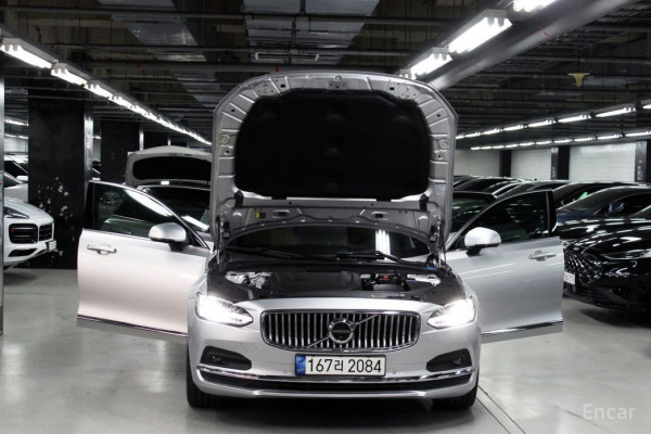 2021 Volvo S90 с пробегом 42 000 км