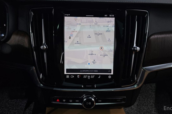 2022 Volvo S90 с пробегом 41 806 км