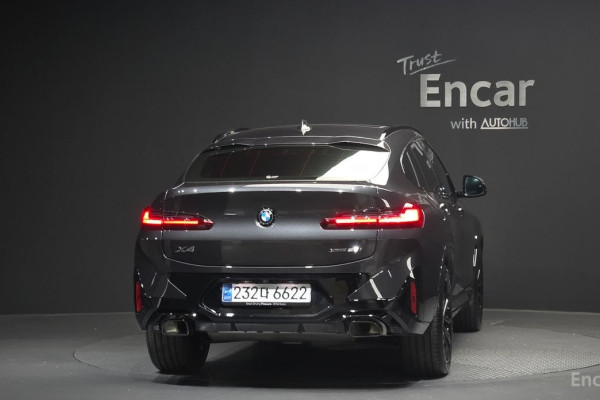 2025 BMW X4 с пробегом 17 708 км