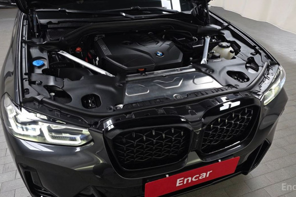 2025 BMW X4 с пробегом 17 708 км