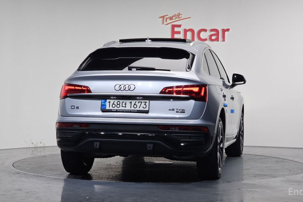 2022 Audi Q5 с пробегом 31 956 км