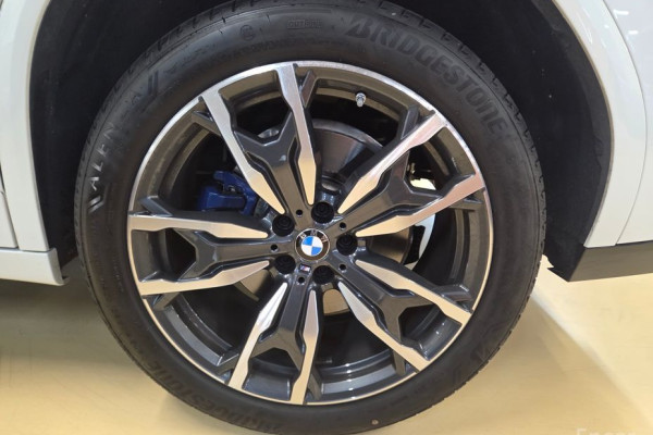 2025 BMW X4 с пробегом 7 885 км