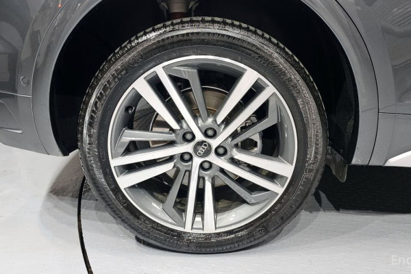 2023 Audi Q5 с пробегом 10 862 км