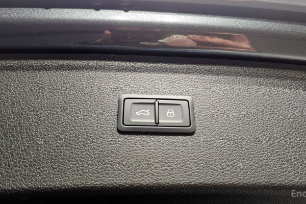 2023 Audi Q5 с пробегом 10 862 км