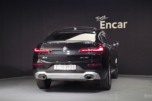 2024 BMW X4 с пробегом 15 318 км