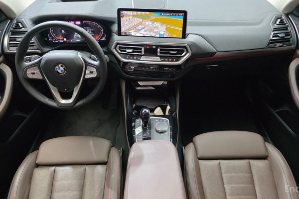 2024 BMW X4 с пробегом 15 318 км