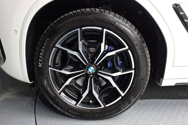 2023 BMW X4 с пробегом 23 235 км