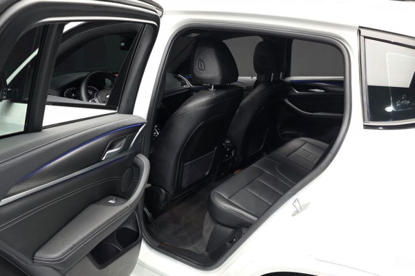 2023 BMW X4 с пробегом 23 235 км