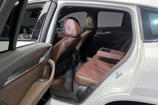 2025 BMW X4 с пробегом 8 091 км