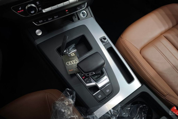 2023 Audi Q5 с пробегом 15 646 км