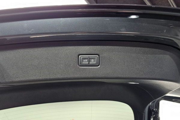 2023 Audi Q5 с пробегом 15 646 км