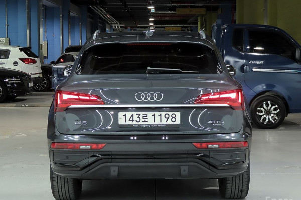 2022 Audi Q5 с пробегом 65 982 км