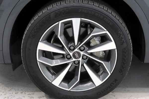 2022 Audi Q5 с пробегом 65 982 км