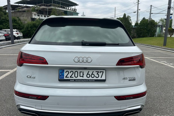 2023 Audi Q5 с пробегом 13 000 км