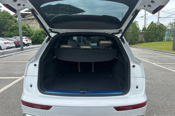 2023 Audi Q5 с пробегом 13 000 км