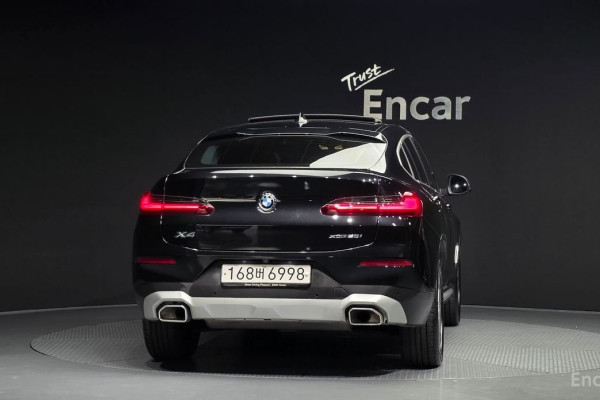 2023 BMW X4 с пробегом 52 537 км