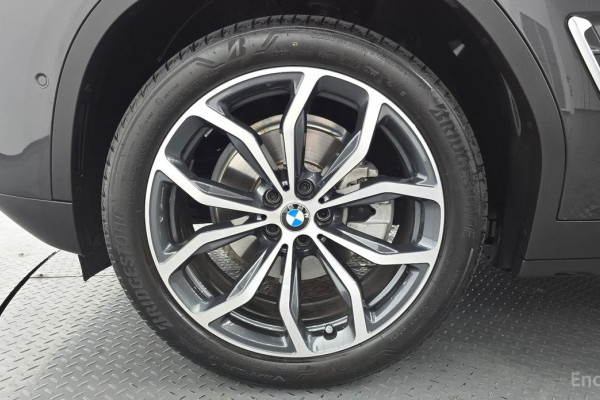 2025 BMW X4 с пробегом 9 160 км