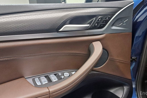 2025 BMW X4 с пробегом 8 063 км