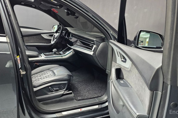 2022 Audi Q7 с пробегом 65 782 км