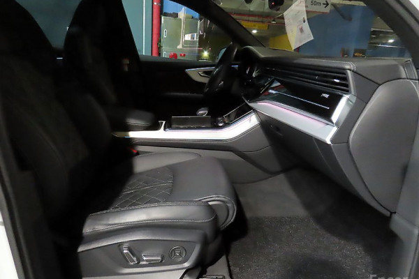 2023 Audi Q7 с пробегом 29 400 км